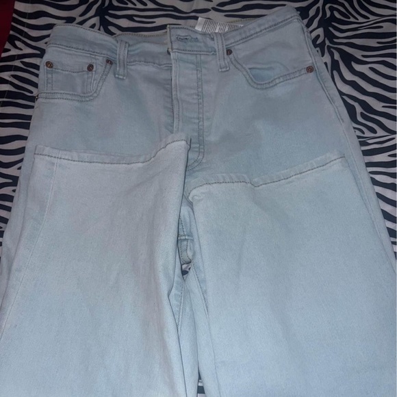 Levi’s Ribcage Straight Ankle Jeans - Picture 3 of 3